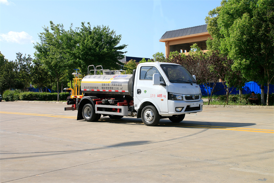 3吨洒水车-东风途逸国六3立方蓝牌洒水车  凯力